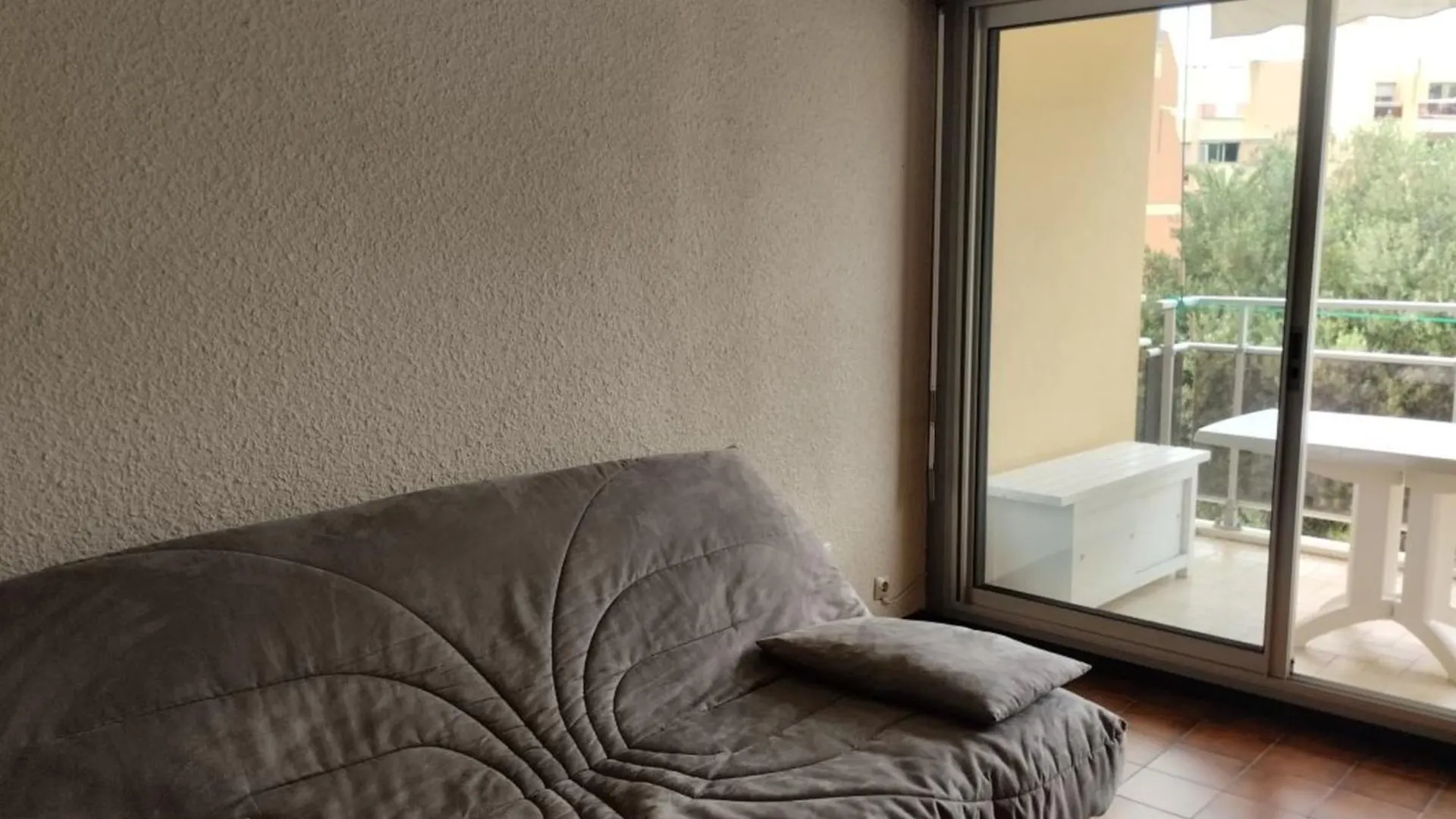 Pleasant Studio Near The Sea Кавалер-сюр-Мер
